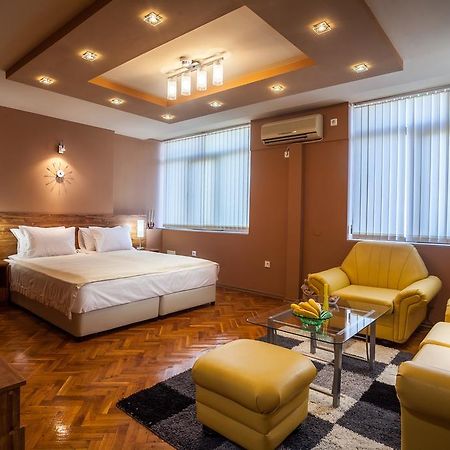 ימבול Panorama Top Floor Rooms In Hotel Tundzha מראה חיצוני תמונה