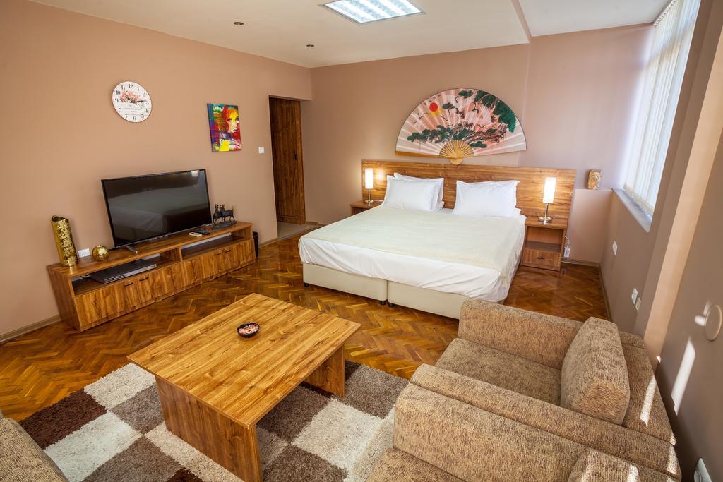 ימבול Panorama Top Floor Rooms In Hotel Tundzha מראה חיצוני תמונה
