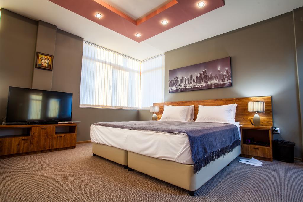 ימבול Panorama Top Floor Rooms In Hotel Tundzha מראה חיצוני תמונה