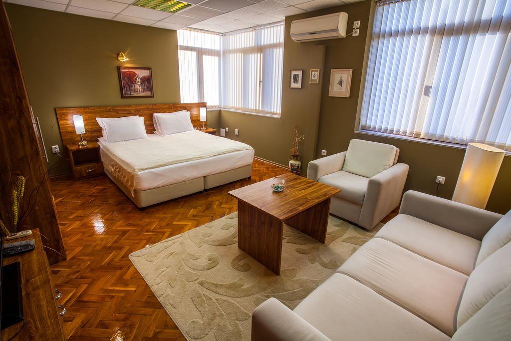ימבול Panorama Top Floor Rooms In Hotel Tundzha מראה חיצוני תמונה