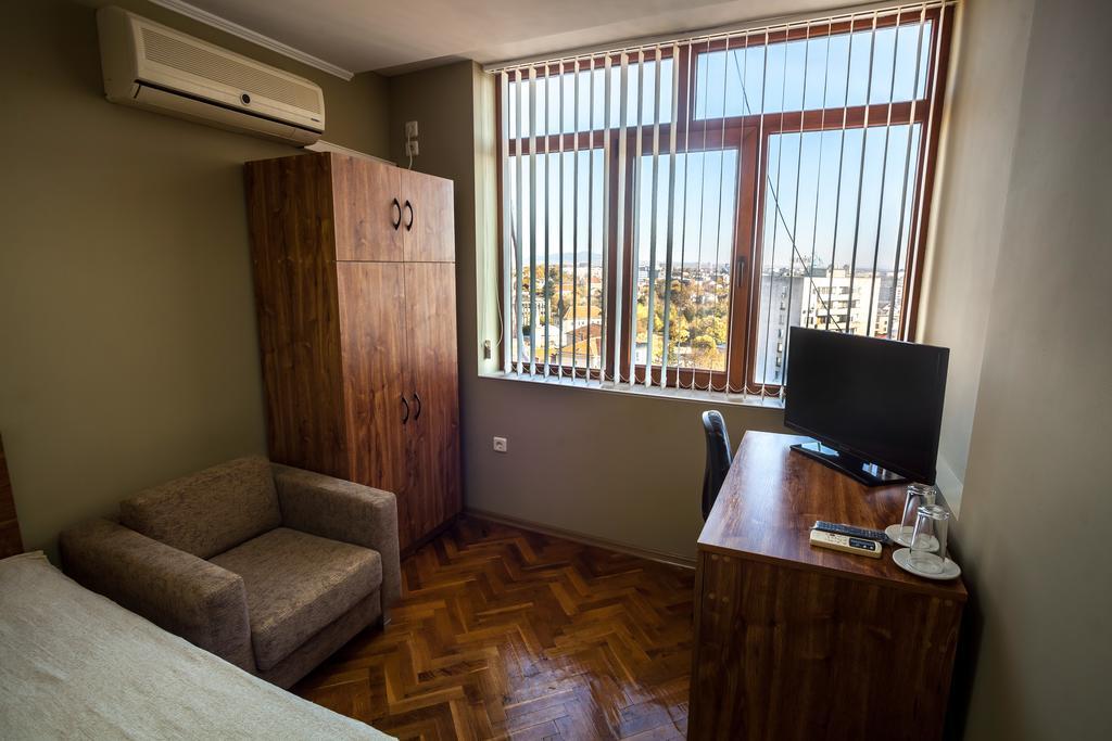 ימבול Panorama Top Floor Rooms In Hotel Tundzha מראה חיצוני תמונה