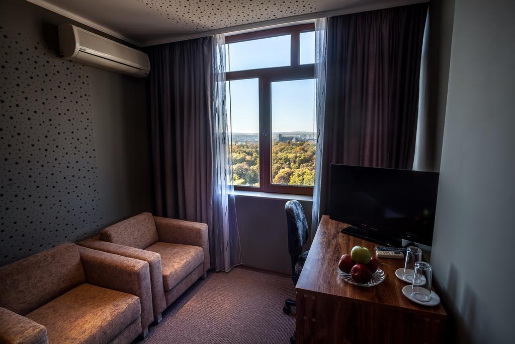 ימבול Panorama Top Floor Rooms In Hotel Tundzha מראה חיצוני תמונה