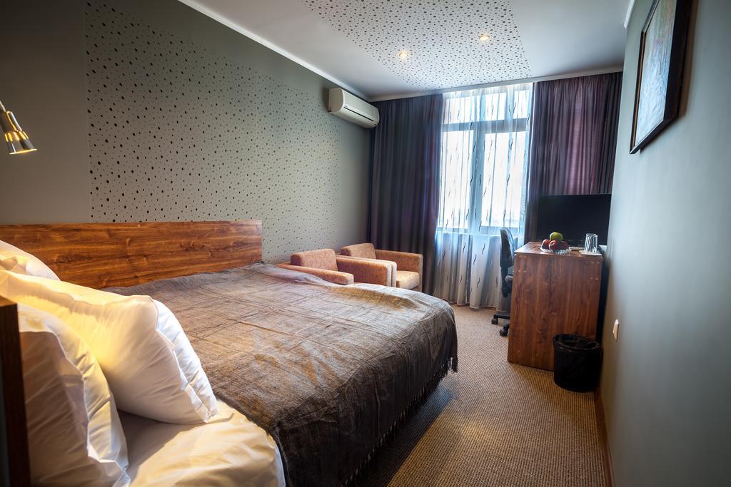 ימבול Panorama Top Floor Rooms In Hotel Tundzha מראה חיצוני תמונה