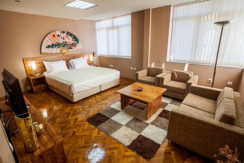 ימבול Panorama Top Floor Rooms In Hotel Tundzha מראה חיצוני תמונה