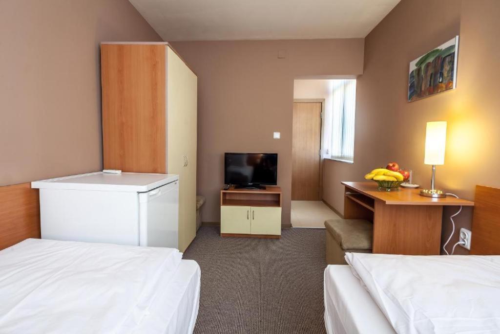 ימבול Panorama Top Floor Rooms In Hotel Tundzha מראה חיצוני תמונה